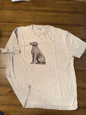 Dog Graphic Tee - Light khaki/grey with Sitting Dog Design